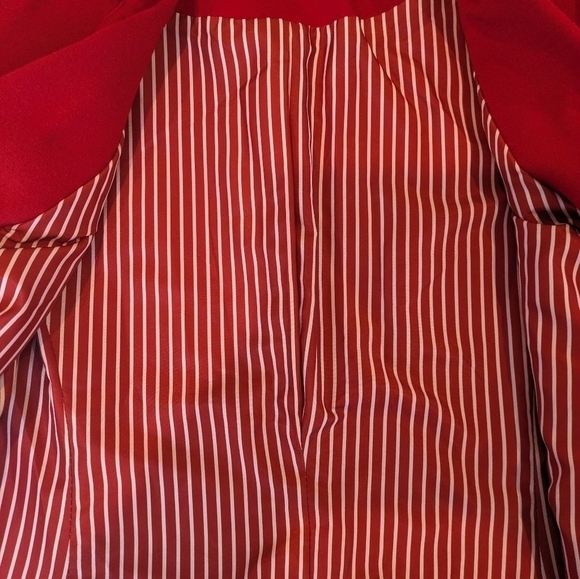 "The  Limited" Red color Jacket with pockets - Picture 6 of 7